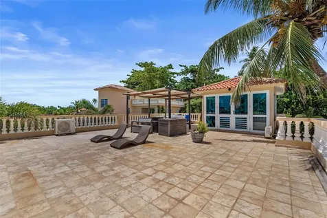 8 Condo Ocean View Castle Aguada PR 00602
