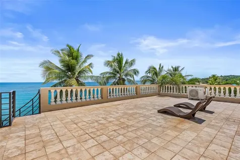 8 Condo Ocean View Castle Aguada PR 00602
