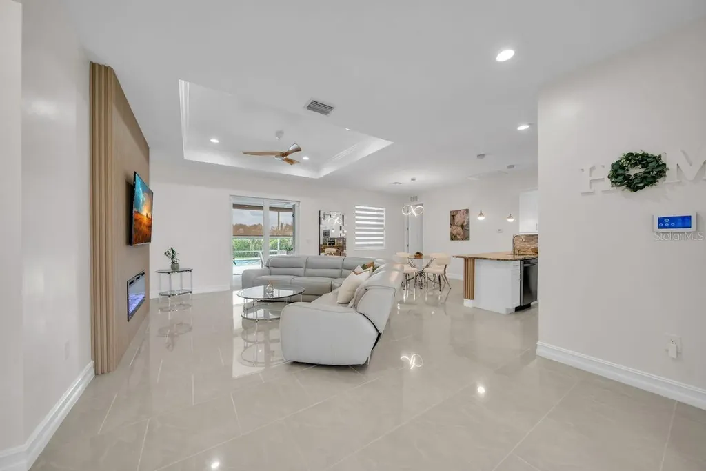 60 Floyd Avenue S Lehigh Acres FL 33976