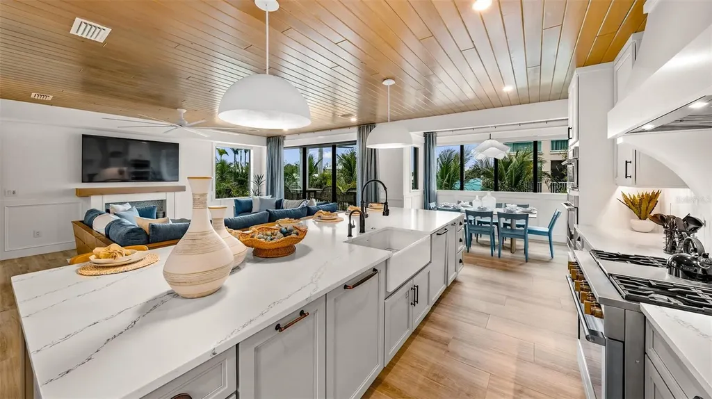 1142 Windsong Lane Sarasota FL 34242