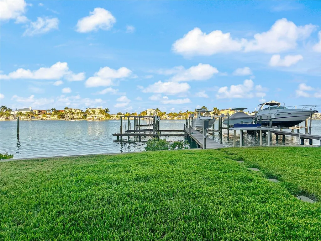 2505 Bay Boulevard Indian Rocks Beach FL 33785