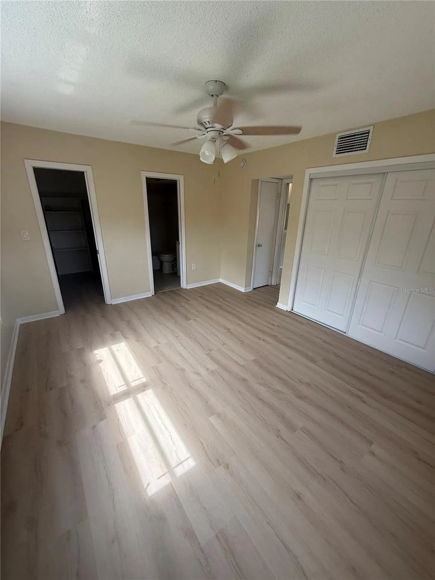 2099 Kings Highway #1 Clearwater FL 33764