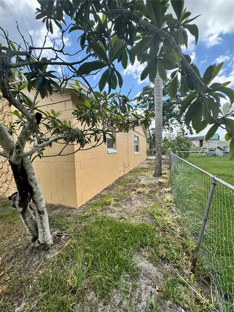 5693 Tulip Avenue Orlando FL 32839