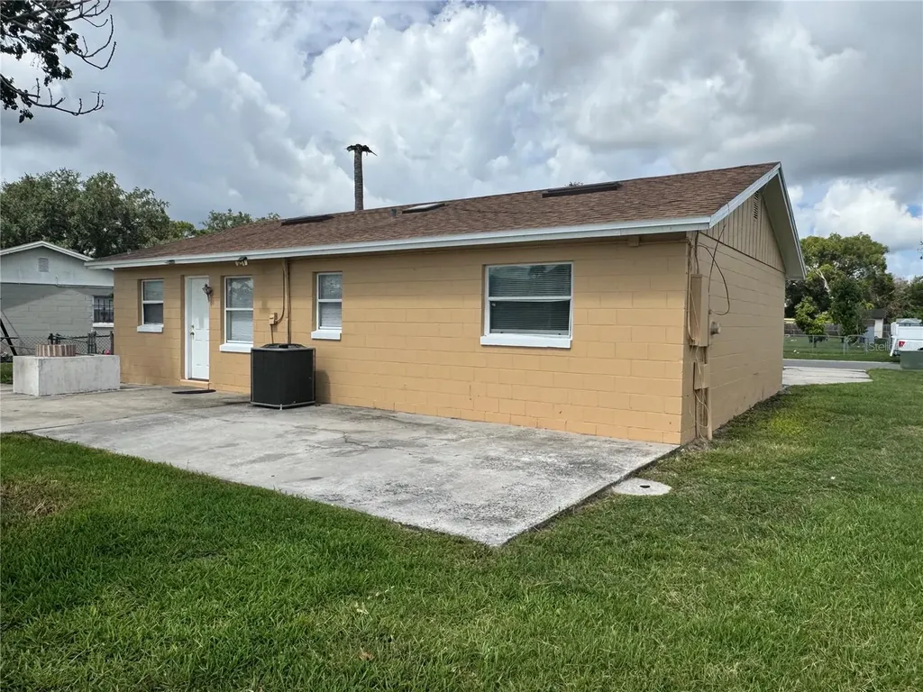 5693 Tulip Avenue Orlando FL 32839