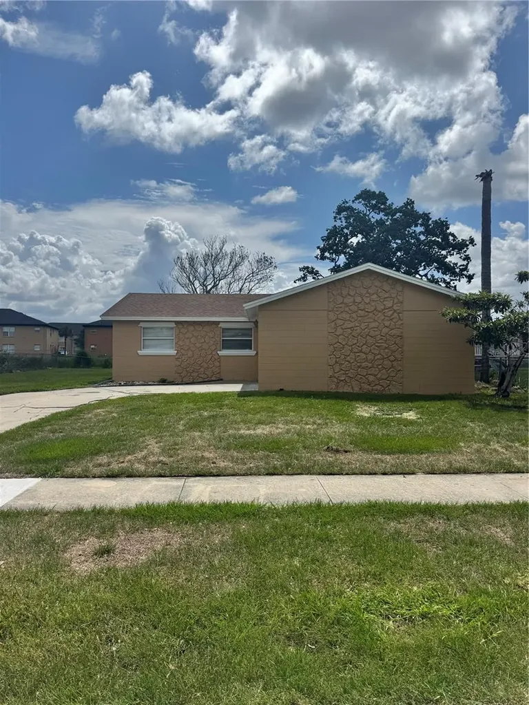 5693 Tulip Avenue Orlando FL 32839