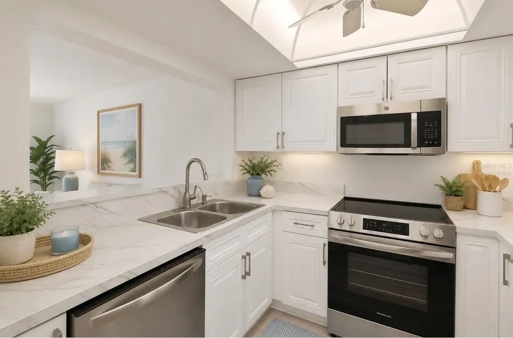 11562 W Bayshore Drive Crystal River FL 34429