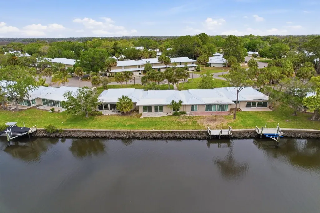 11562 W Bayshore Drive Crystal River FL 34429