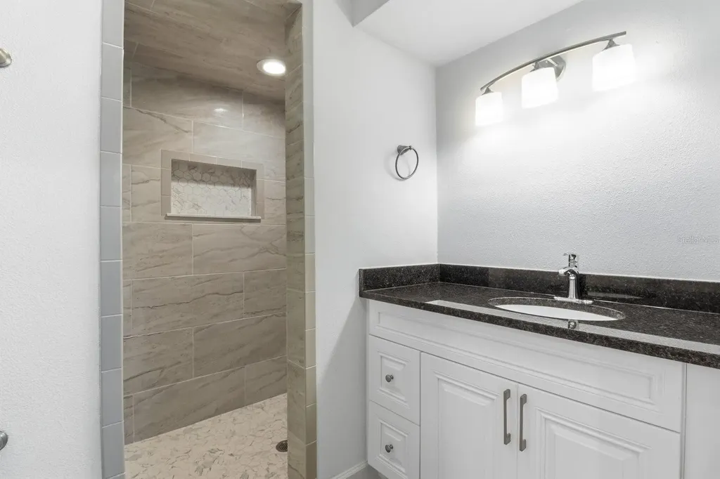 11562 W Bayshore Drive Crystal River FL 34429
