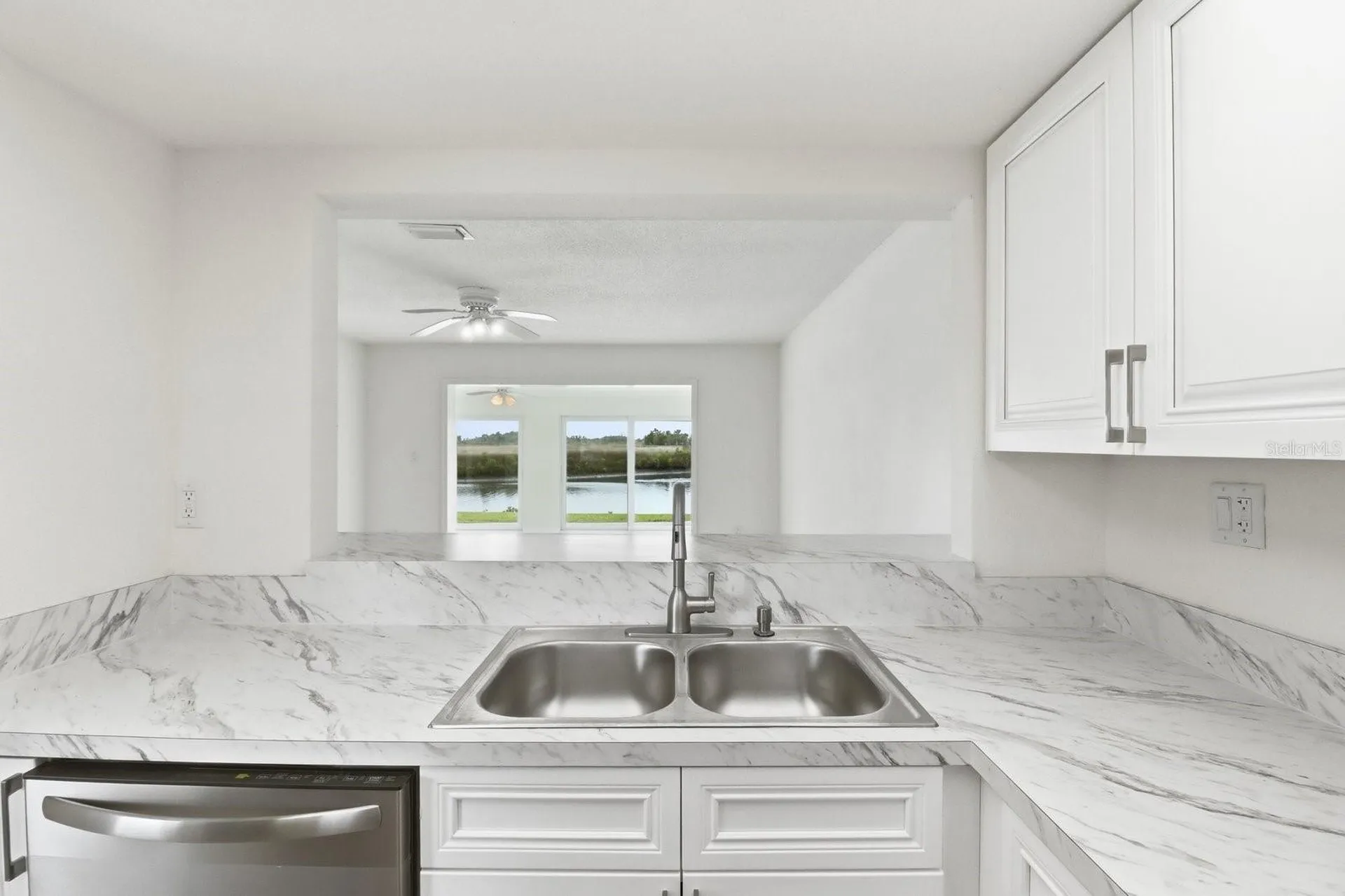 11562 W Bayshore Drive Crystal River FL 34429