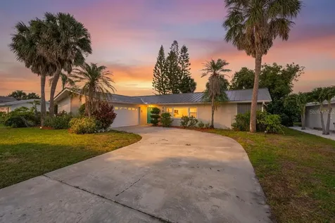 4623 Bay Crest Drive Tampa FL 33615