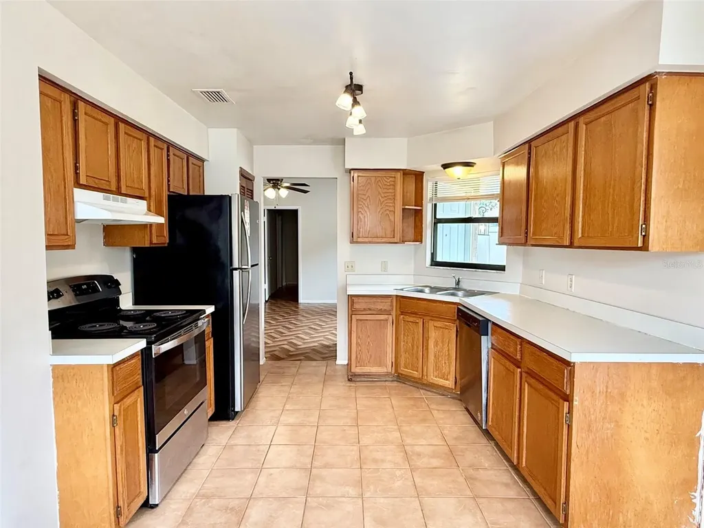 1215 Creekbottom Circle Orlando FL 32825