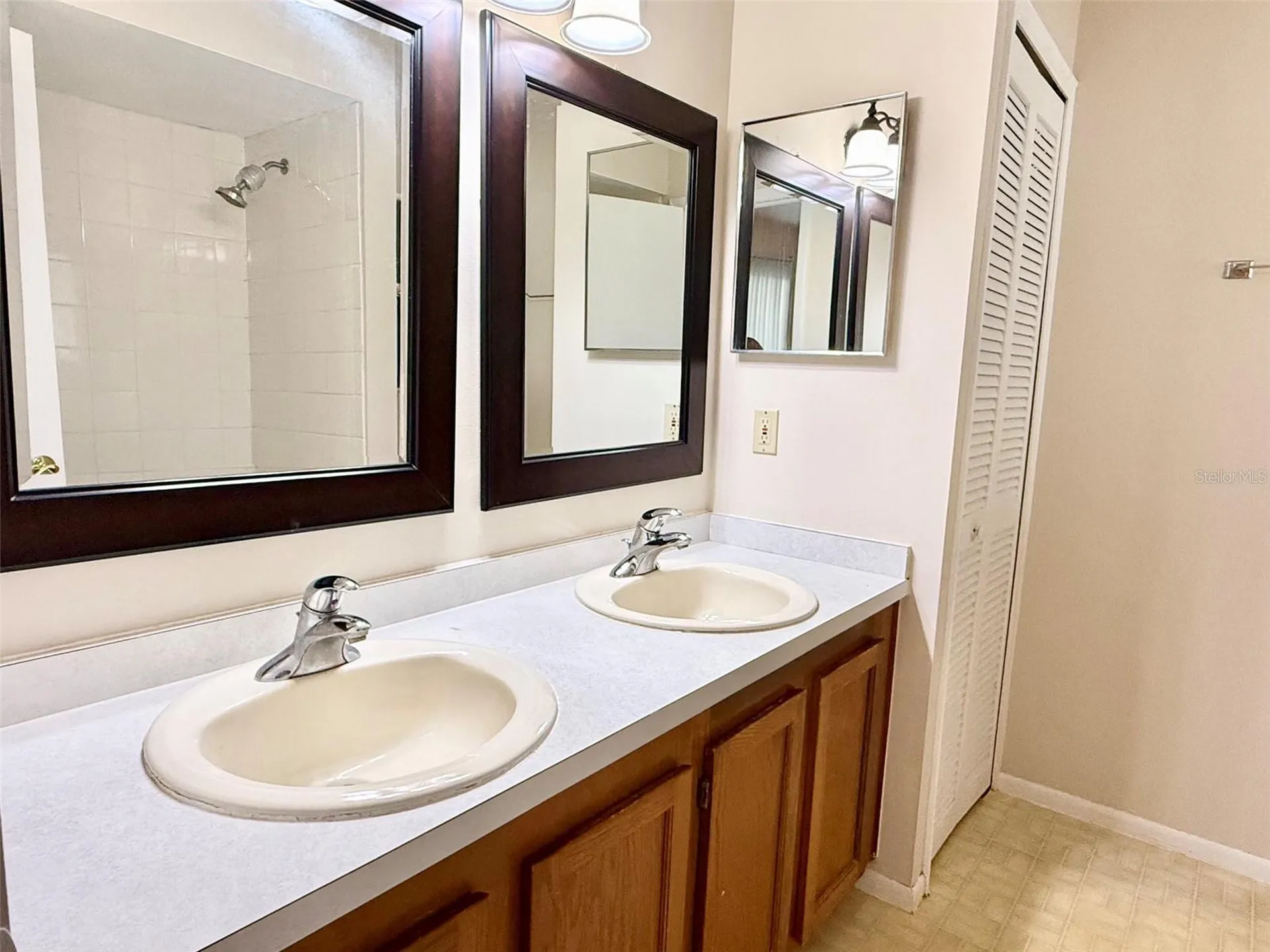 1215 Creekbottom Circle Orlando FL 32825