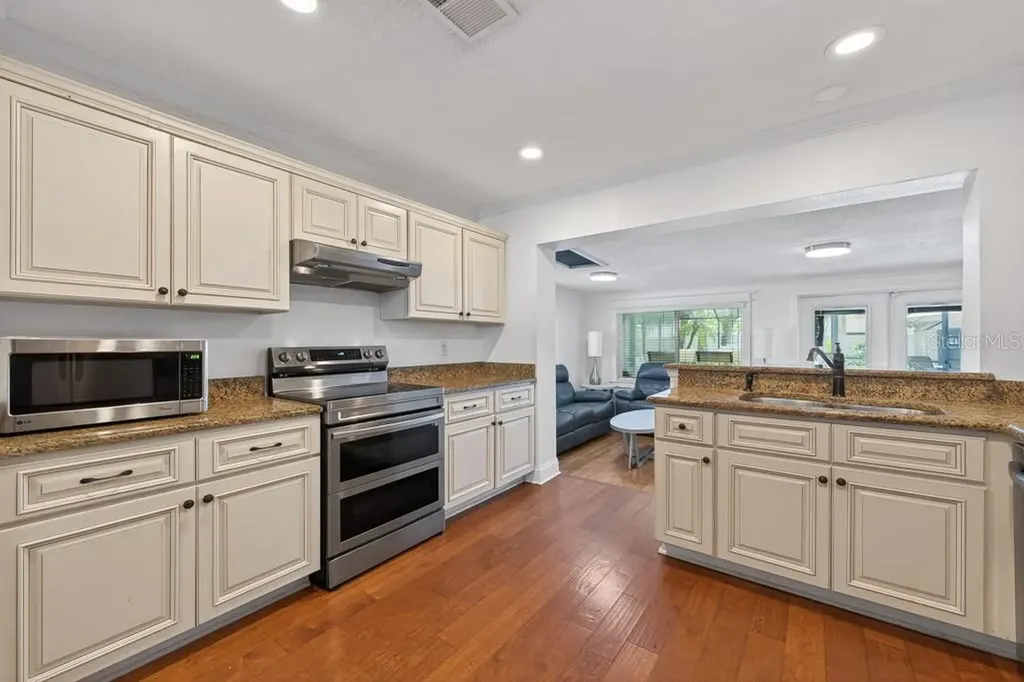 1715 S Hubert Avenue Tampa FL 33629