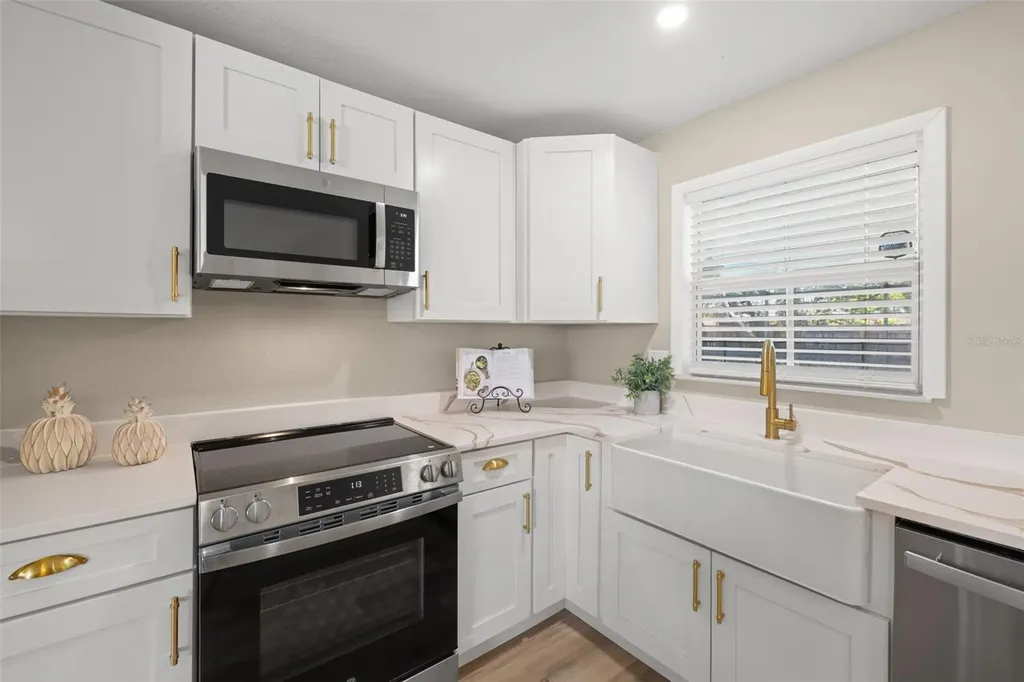2066 62nd Place S St Petersburg FL 33712