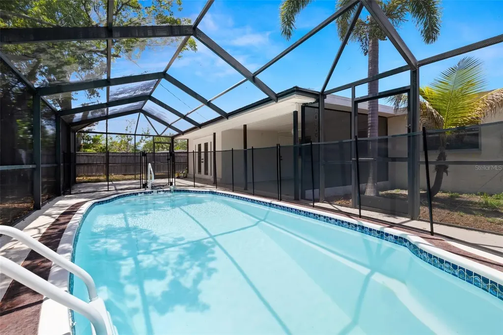 2066 62nd Place S St Petersburg FL 33712