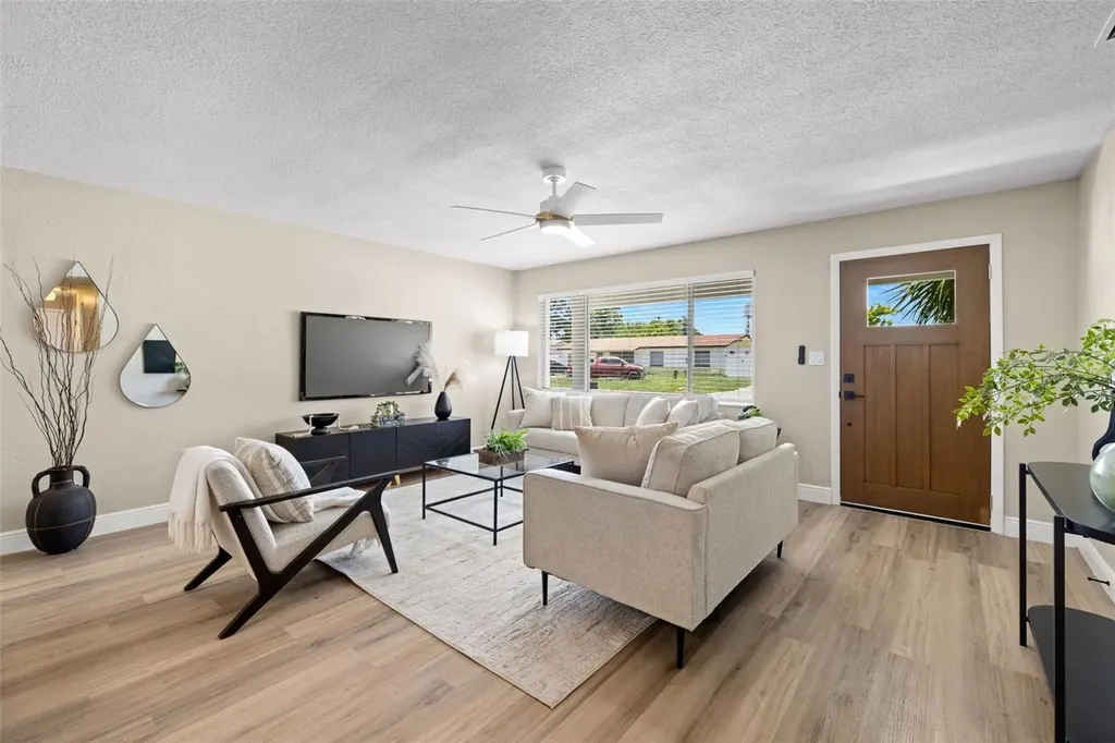 2066 62nd Place S St Petersburg FL 33712