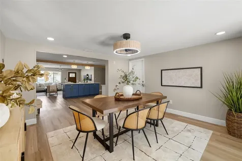 2066 62nd Place S St Petersburg FL 33712