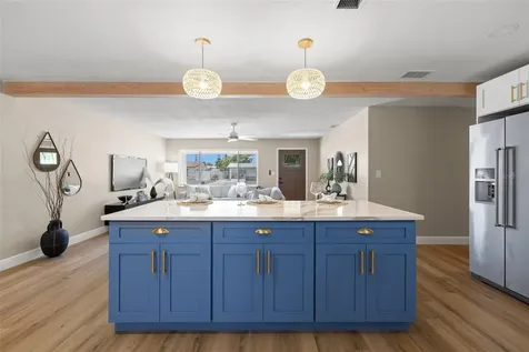 2066 62nd Place S St Petersburg FL 33712