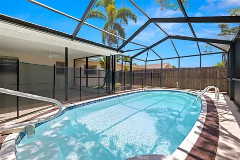 2066 62nd Place S St Petersburg FL 33712