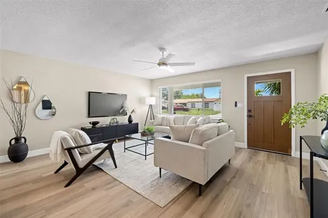 2066 62nd Place S St Petersburg FL 33712