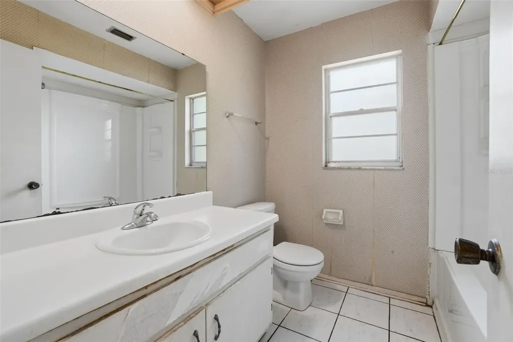 8428 Bark Court Orlando FL 32810