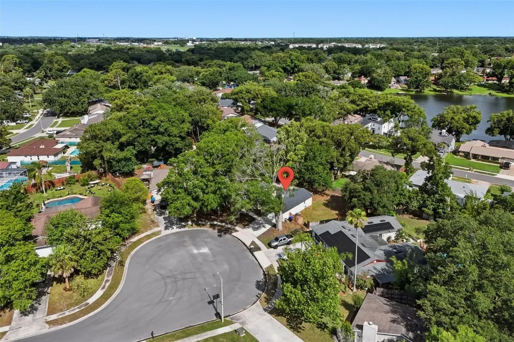 8428 Bark Court Orlando FL 32810