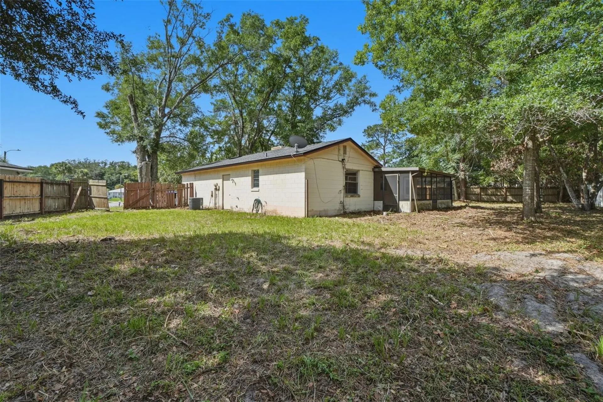 8428 Bark Court Orlando FL 32810
