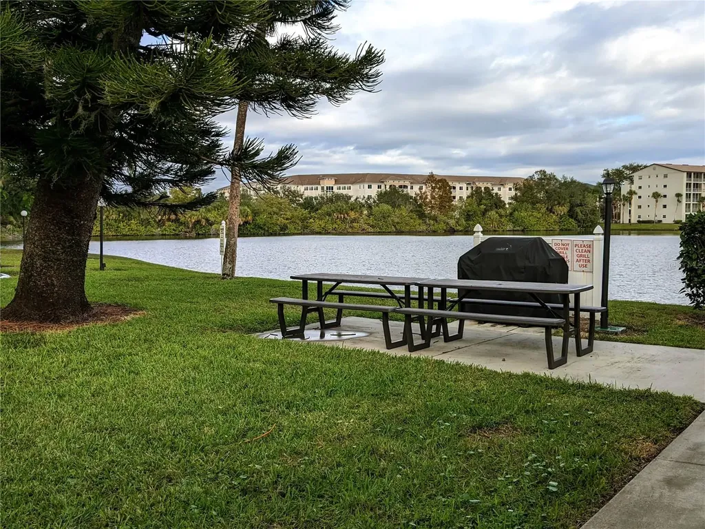 3564 Lake Bayshore Drive Bradenton FL 34205