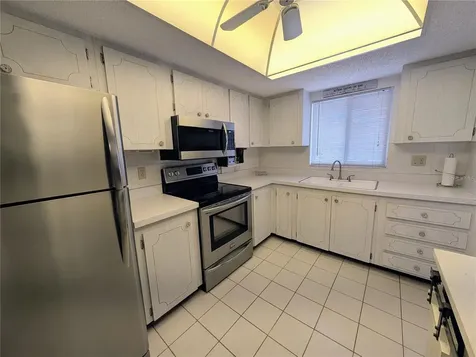 3564 Lake Bayshore Drive Bradenton FL 34205