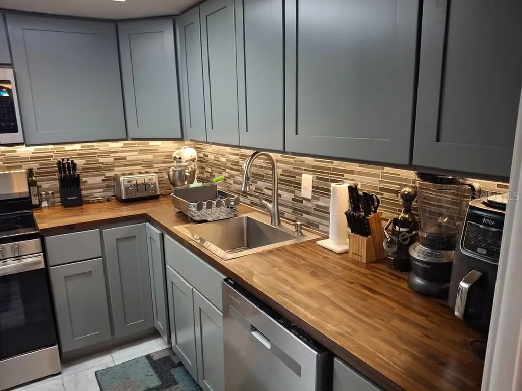 1257 Drew Street Clearwater FL 33755