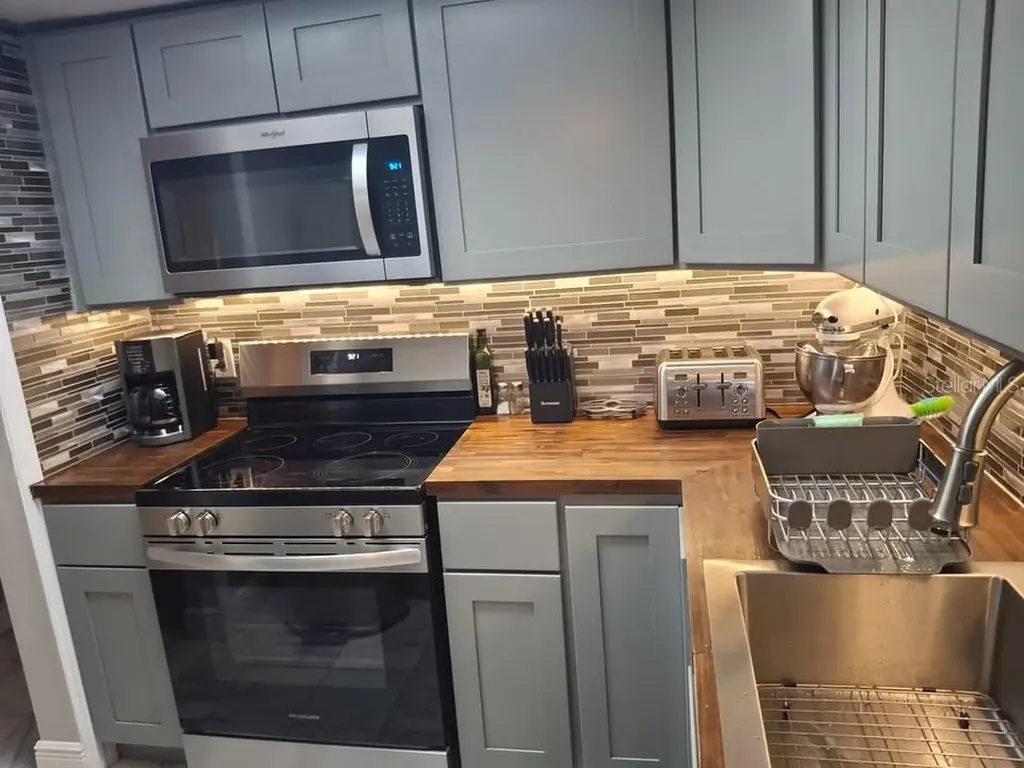 1257 Drew Street Clearwater FL 33755