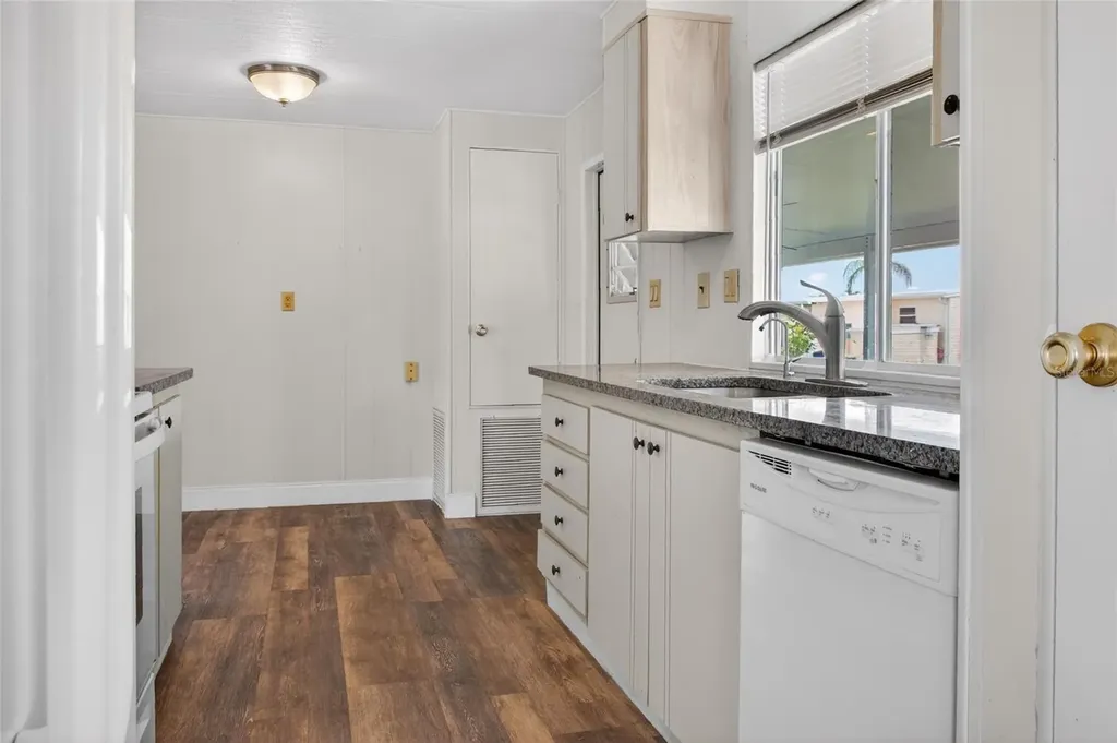 498 Longwood Drive Venice FL 34285