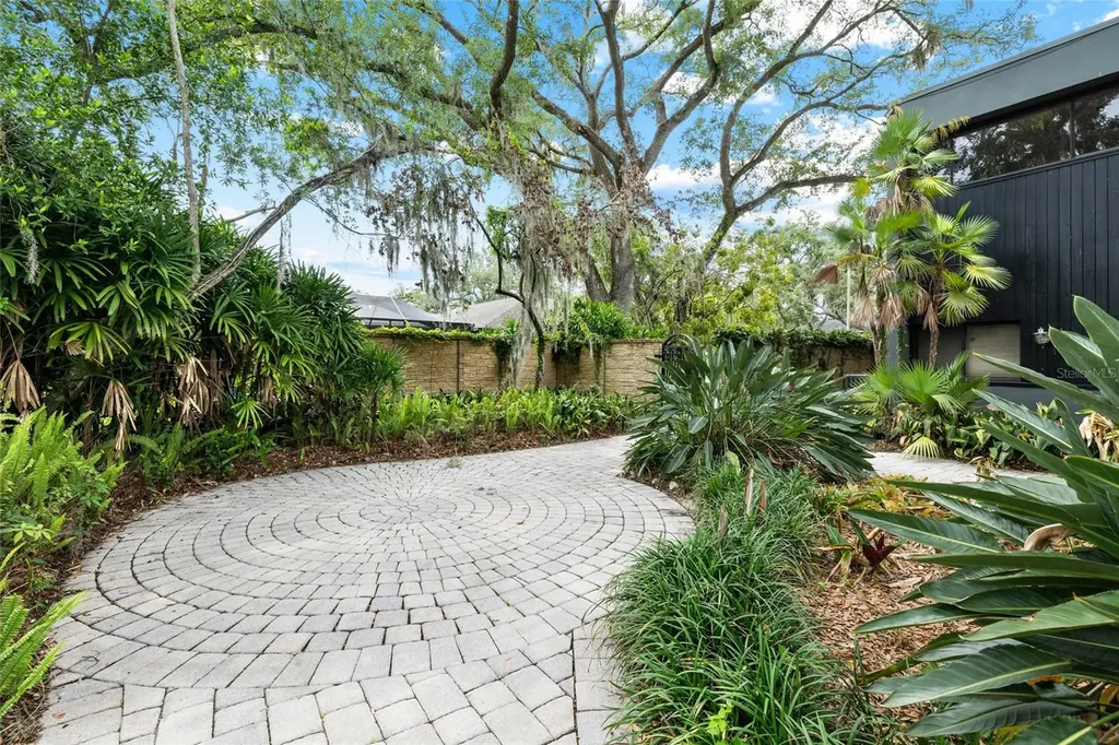 410 Montrose Avenue Temple Terrace FL 33617