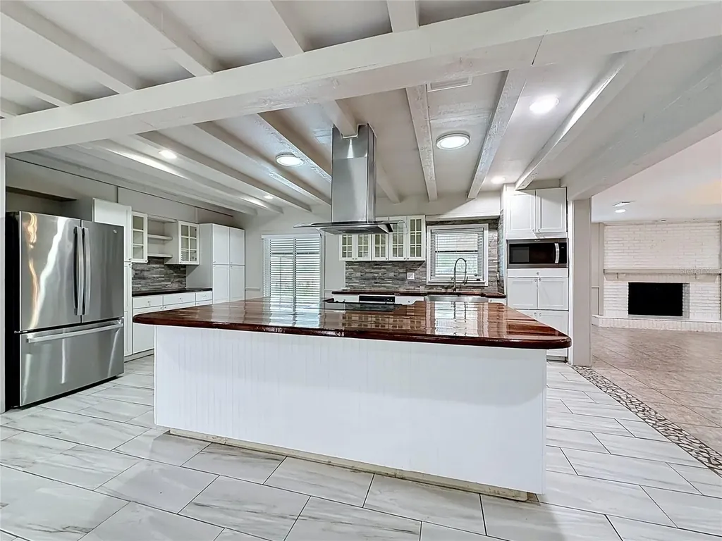 912 Shangri La Drive Seffner FL 33584