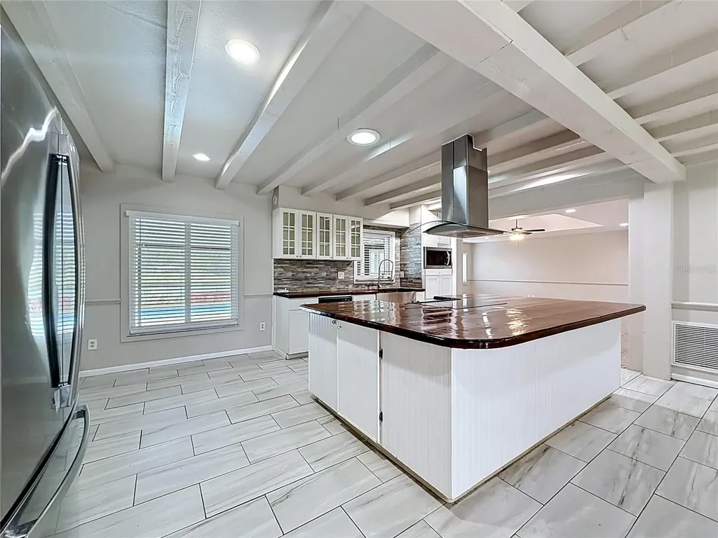 912 Shangri La Drive Seffner FL 33584