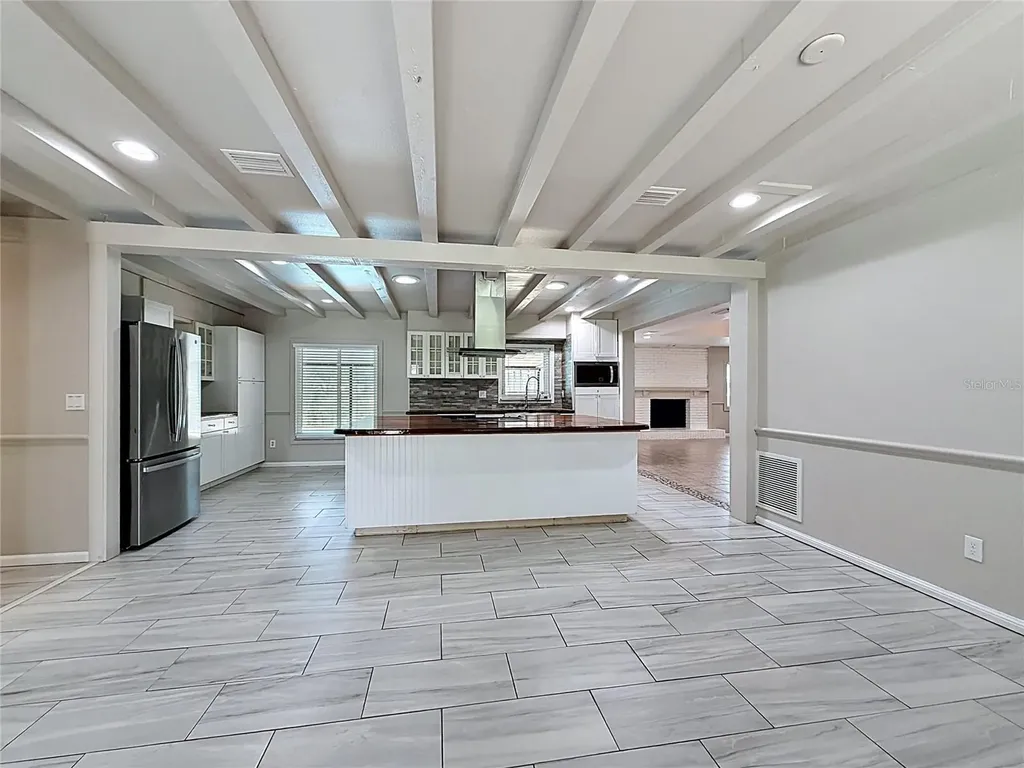 912 Shangri La Drive Seffner FL 33584