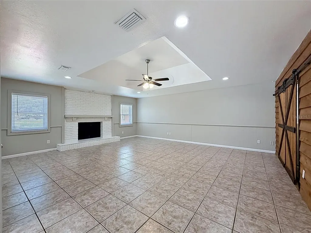 912 Shangri La Drive Seffner FL 33584