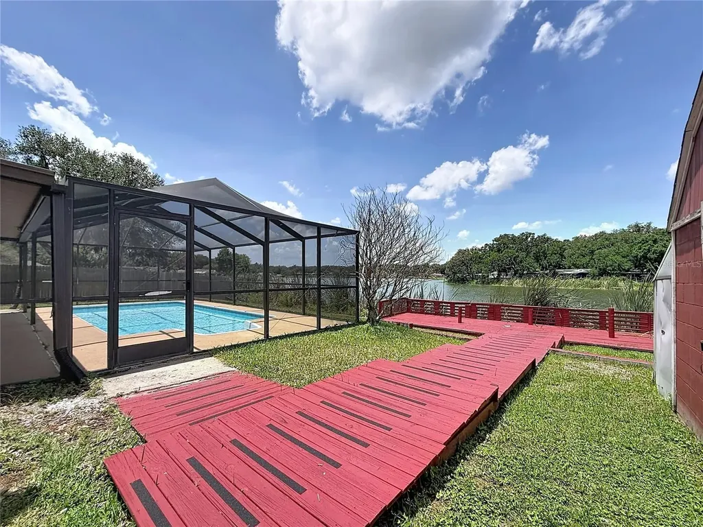 912 Shangri La Drive Seffner FL 33584