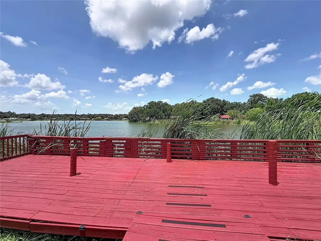 912 Shangri La Drive Seffner FL 33584