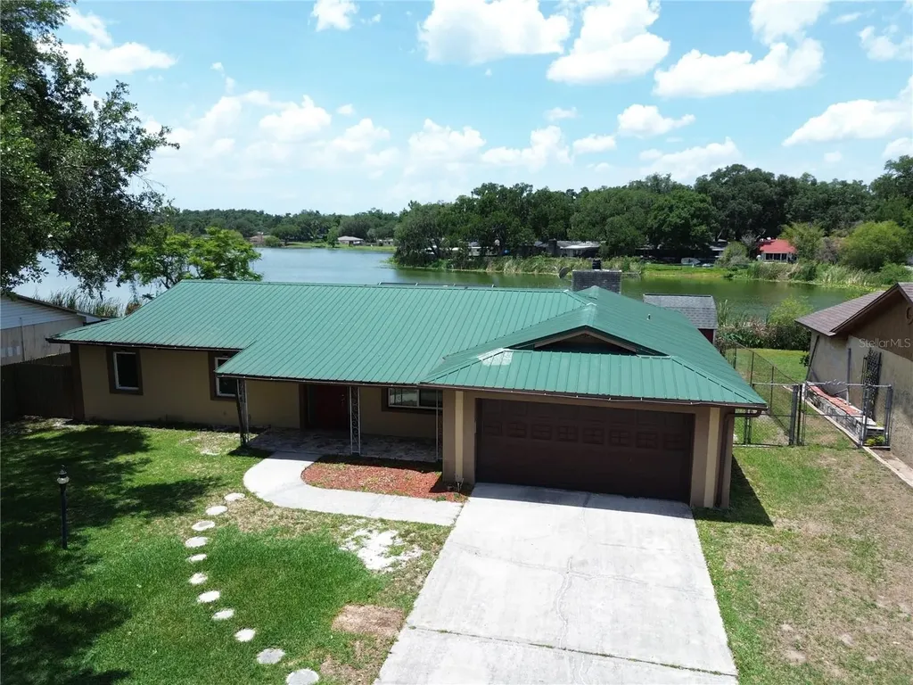 912 Shangri La Drive Seffner FL 33584