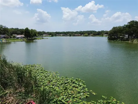 912 Shangri La Drive Seffner FL 33584