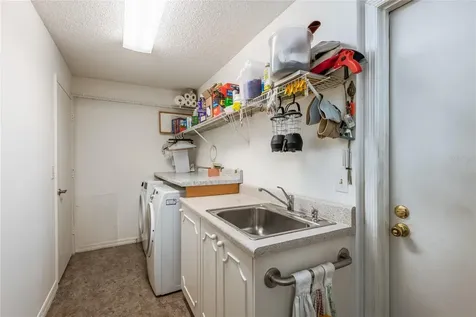 690 Weathersfield Drive Dunedin FL 34698