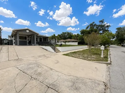3815 W North B Street Tampa FL 33609