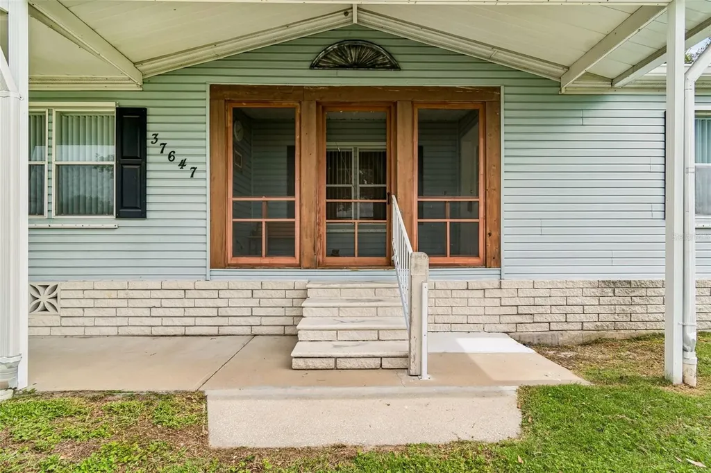 37647 Newal Avenue Zephyrhills FL 33542