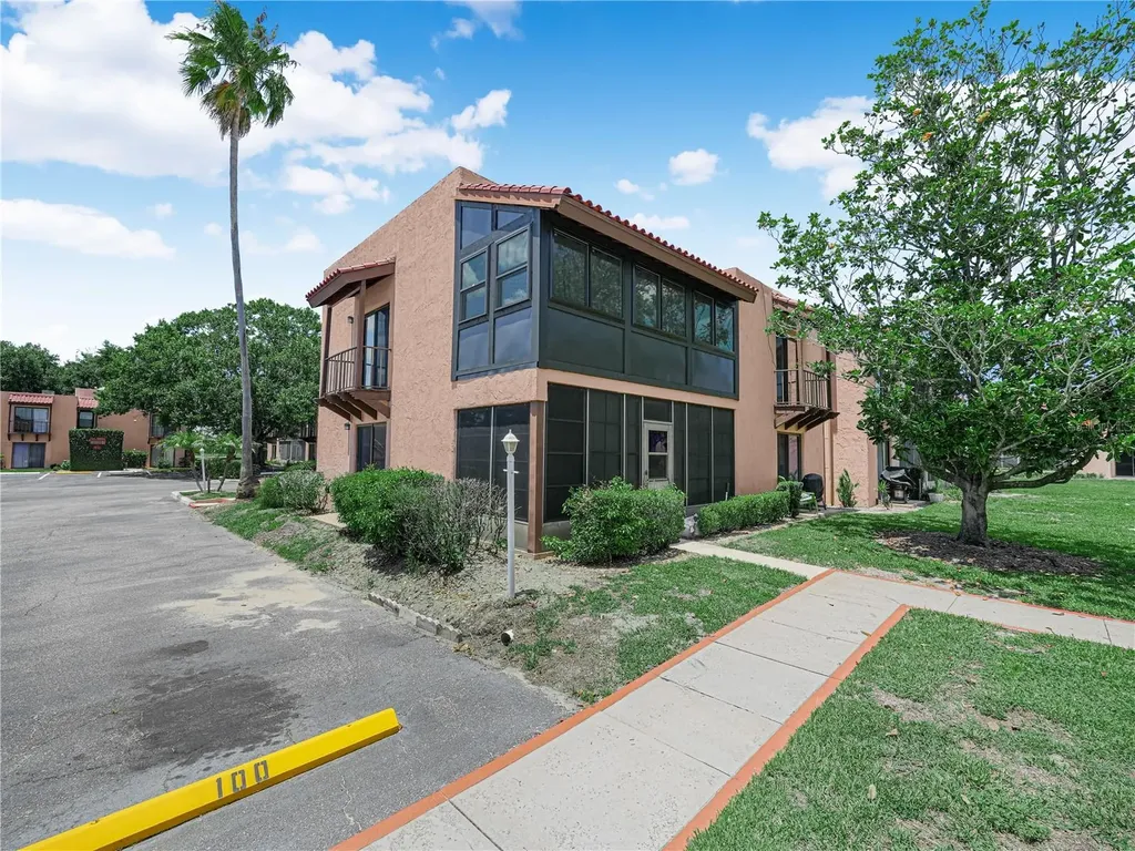 121 La Casa Lake Wales FL 33898