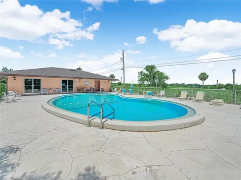 121 La Casa Lake Wales FL 33898