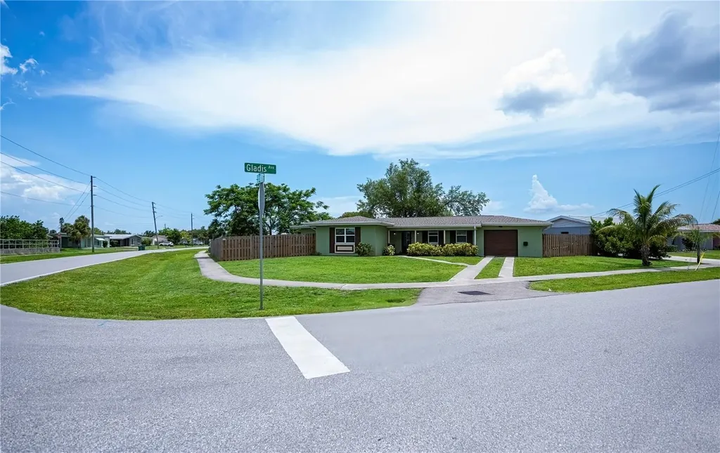 21539 Gladis Avenue Port Charlotte FL 33952