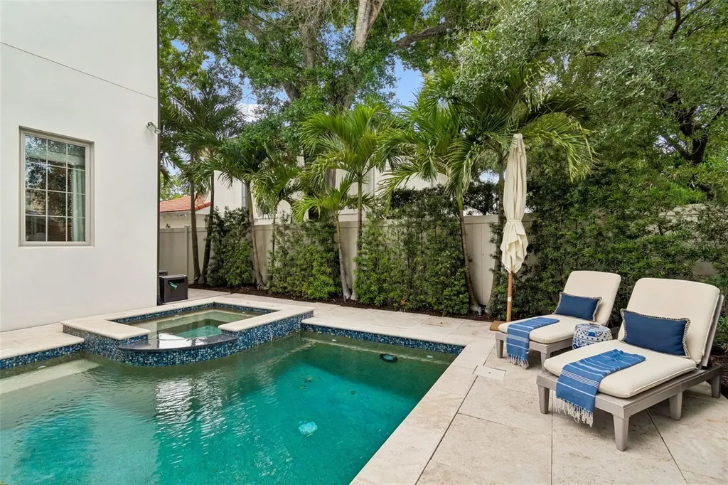 4535 W Swann Avenue Tampa FL 33609