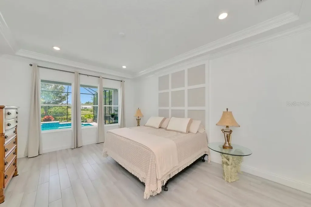 4657 Antrim Drive Sarasota FL 34240