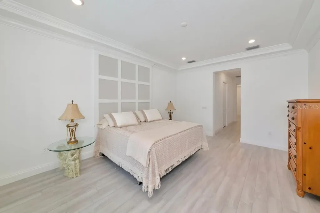 4657 Antrim Drive Sarasota FL 34240